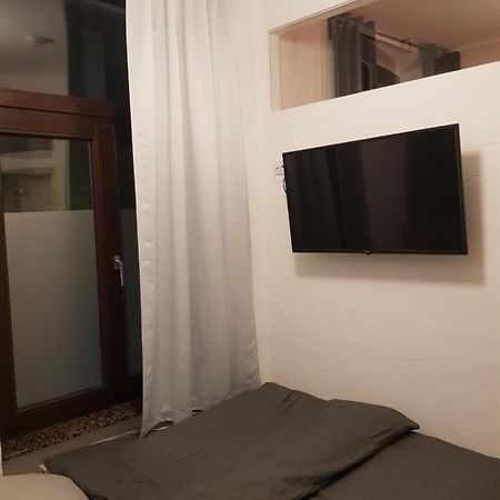 Deutzer Freiheit Apartamento Colónia Exterior foto